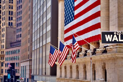 Retaknya Kredit Swasta Picu Perang Dingin Baru Antara Pemain Pasar dan Bank Wall Street