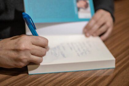 Pengusaha yang Menulis Buku Nikmati Peningkatan Pendapatan yang Signifikan