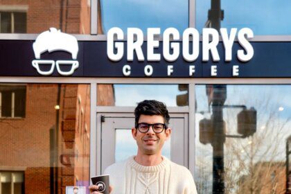 Rahasia Kesuksesan: Bagaimana Pemilik Kedai Kopi Ini Menghasilkan Pendapatan Tembus Rp 684 Miliar