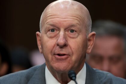 Traders Obligasi Goldman Sachs Terpuruk, Sementara Pesaing di Wall Street Melaju Pesat