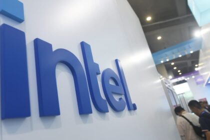 Saham dengan Pergerakan Paling Signifikan Sebelum Pembukaan Pasar: INTC, AMD, PG