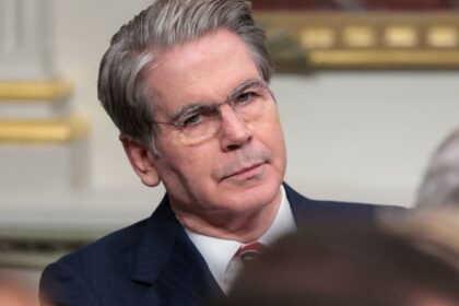 Menteri Keuangan Bessent Dukung Pemangkasan Suku Bunga, Namun Memahami Jika The Fed Memilih Menunggu