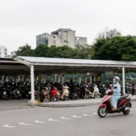 Hanoi Tunda Larangan Sepeda Motor Bensin Akibat Kendala Infrastruktur