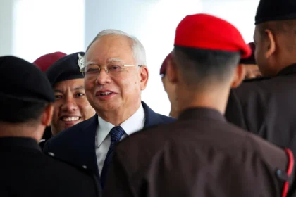 Eks PM Malaysia Najib Batalkan Banding Terkait Penahanan di Rumah: Laporan Media