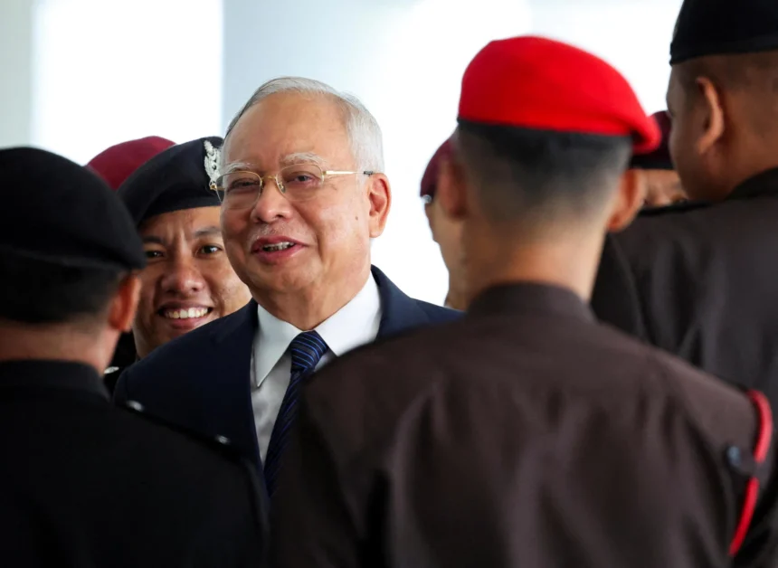 Eks PM Malaysia Najib Batalkan Banding Terkait Penahanan di Rumah: Laporan Media