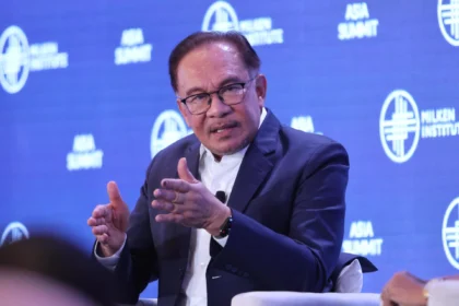 PM Anwar Siapkan Strategi Pemilihan Umum Oktober Mendatang, Subsidi Bahan Bakar Segera Dipangkas