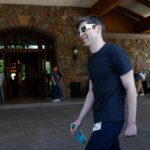 Proyek Sam Altman, World, Siap Ekspansi Verifikasi Manusia – Awal Kerjasama dengan Tinder!