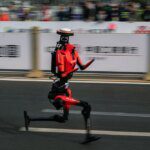 Robot Ciptakan Rekor Baru di Half-Marathon Beijing, Mengalahkan Manusia!