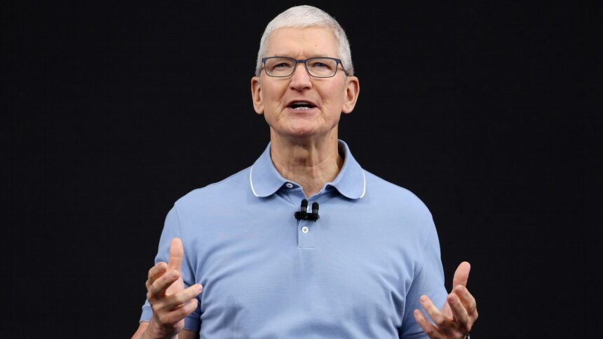 Tim Cook Tegaskan Tak Akan Tinggalkan Apple: Ini Bukan Perpisahan