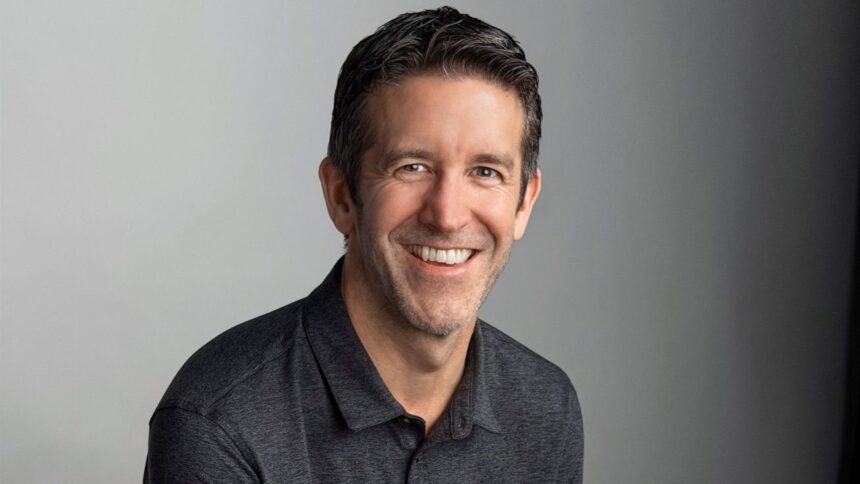 Siapa Sebenarnya John Ternus? 5 Fakta Mengejutkan yang Membuktikan Ia Bukan Tim Cook Versi Kedua di Apple