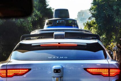 Perusahaan Robotaksi Enggan Ungkap Seberapa Sering AV Mereka Butuh Bantuan Jarak Jauh