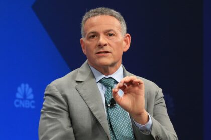 David Einhorn dari Greenlight Tawarkan Lima Saham dengan Potensi Pemulihan di Sohn: Dari AI Hingga Infrastruktur