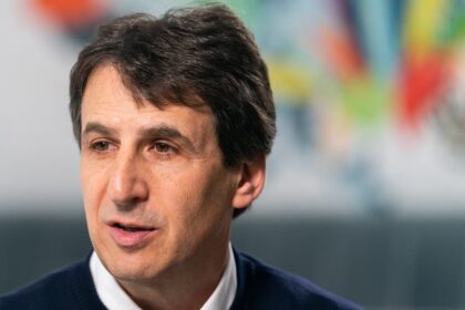 CEO Apollo Rowan Peringatkan Gejolak Pasar, Serang Perusahaan Asuransi Saingan