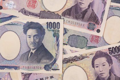 Bank-bank besar Jepang raih keuntungan rekor, tetapi analis peringatkan pertumbuhan mungkin melambat di tengah risiko yang meningkat