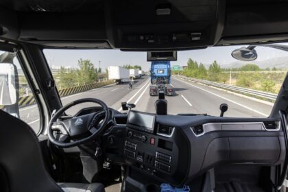 Pemimpin Truk Otonom China Ungkap Lompatan AI Tak Percepat Penyebaran — Simak Alasannya!