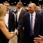 Investor Berkshire Mempertimbangkan Masa Depan di Bawah Pimpinan CEO Baru Greg Abel