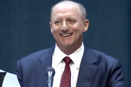 Greg Abel, CEO Berkshire, Raih Penilaian Positif Usai Rapat Umum Perdana