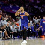 Knicks Pimpin 3-0 di Playoff, Fans New York Rayakan Kemenangan di Philadelphia!