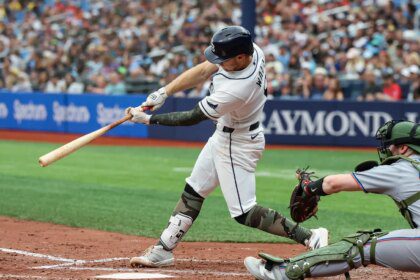 Taylor Walls dari Rays: Mesin RBI Andalan saat Basis Penuh!