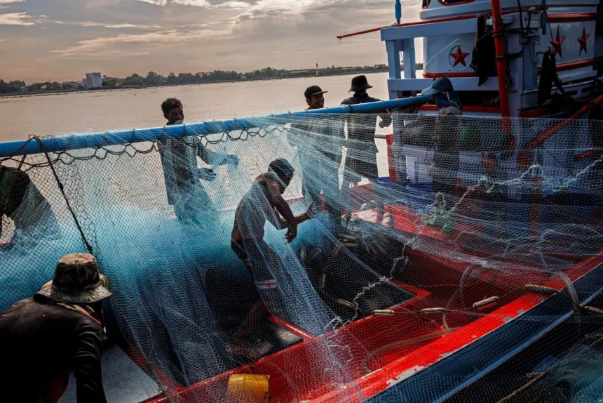 Nelayan Asia Tenggara Terancam Oleh Lonjakan Biaya Bahan Bakar