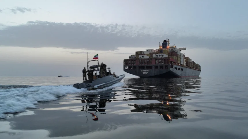 Negara-negara Teluk Kejar Infrastruktur Minyak Baru untuk Kurangi Ketergantungan Hormuz?