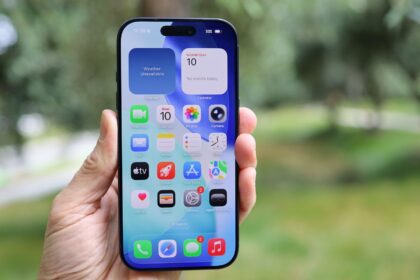 iPhone Terasa Biasa? Apple Siap Luncurkan Layar Quad-Curved di Seri iPhone 19 Pro — Apa Artinya Bagi Ponsel Android Masa Depan?