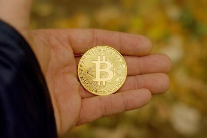 Harga Bitcoin Jebol Dukungan 14 Tahun untuk Pertama Kalinya, Analis Prediksi Target $50.000