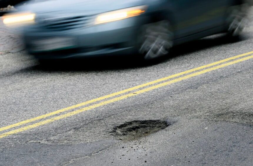 AI Mengubah Mobil Terkoneksi Menjadi "Detektor" Pothole yang Canggih