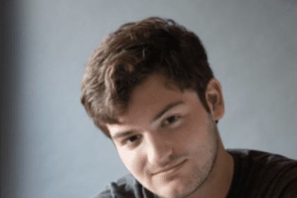 Theo Baker Habiskan Empat Tahun Menyelidiki Stanford: Temuan Mengejutkan Sebelum Ia Pergi!