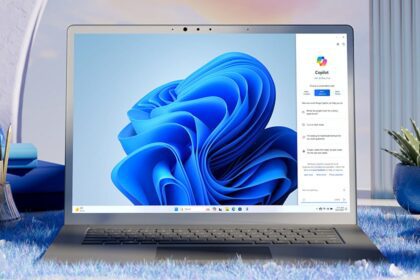 Microsoft Janji Peredaman AI, Namun Copilot Kembali ke Desain Sidebar yang Mengganggu