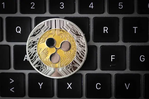 Segitiga Simetris Tunjukkan Potensi Lonjakan Besar di Pasar Kripto!