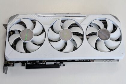 Ulasan Gigabyte Radeon RX 9070 XT Gaming OC Ice 16GB: Kartu Grafis Unggul Dengan Performa Mengagumkan