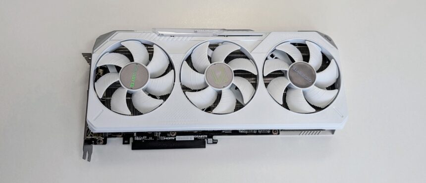 Ulasan Gigabyte Radeon RX 9070 XT Gaming OC Ice 16GB: Kartu Grafis Unggul Dengan Performa Mengagumkan