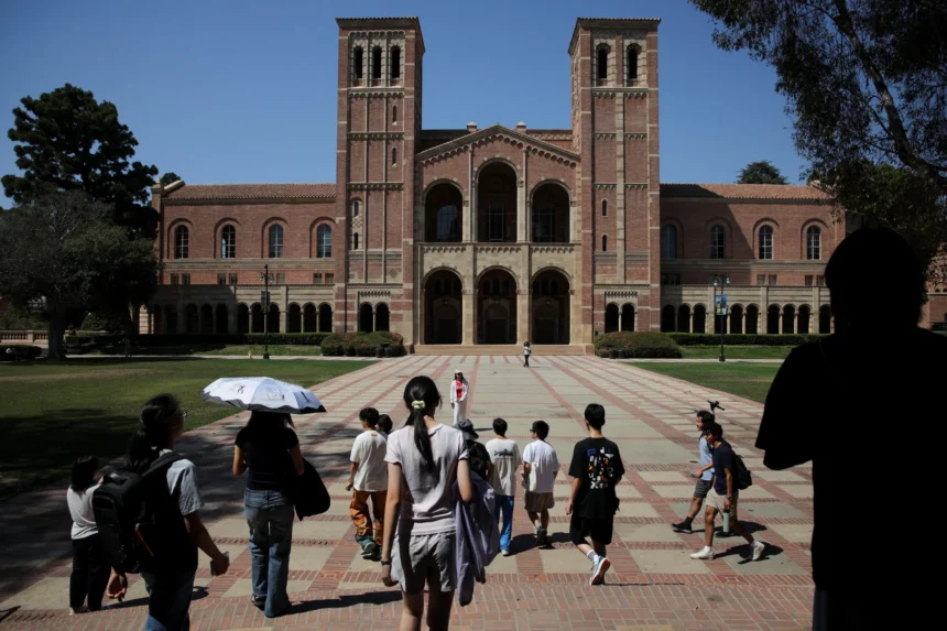 Universitas AS Lapor Penurunan 20% Jumlah Mahasiswa Internasional akibat Kebijakan Visa Trump