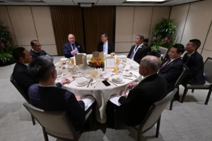 Dialog Shangri-La 2026: Para Menteri Pertahanan ASEAN Tegaskan Komitmen Terhadap Arus Perdagangan Bebas Melalui Koridor Internasional