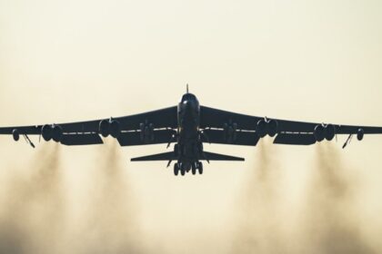 B-52 Tak Mau Pensiun: Upgrade Mesin $9 Miliar Bawa Bomber Era Perang Dingin Menuju Usia Hampir Seabad