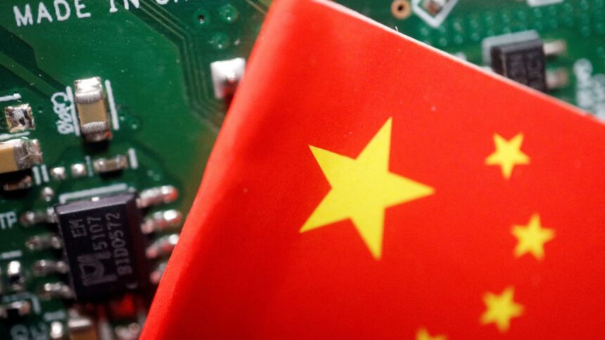 Goldman Turunkan Target Saham HK, Beralih ke Investasi Perangkat Keras AI di Cina Daratan
