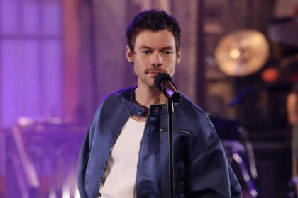 Harry Styles Catat Pencapaian Baru untuk Album Pemenang Grammy-nya di Tanggapan Chart
