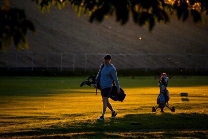 Peralatan Golf Terbaru yang Bisa Mengubah Permainan Ayah Anda!