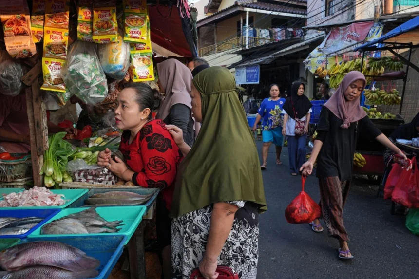 Bank Dunia: Pertumbuhan Ekonomi Indonesia Diprediksi Melambat Menjadi 5% pada 2026 di Tengah Tekanan Fiskal yang Meningkat