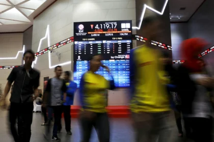 Saham Indonesia Anjlok ke Titik Terendah dalam Lima Tahun, Rupiah Jatuh ke Rekor Terburuk