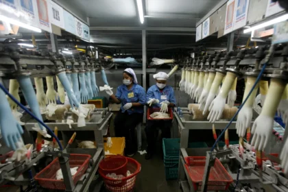 Laba Triwulanan Top Glove Melonjak 138% Berkat Efisiensi Biaya