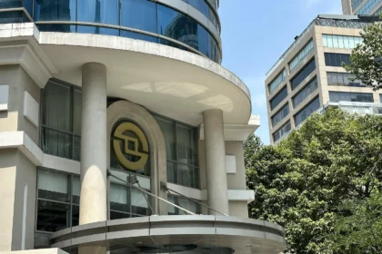 Likuiditas Pasar Saham Vietnam Menyusut Pasca Lonjakan Rekor VN-Index di Bulan Mei