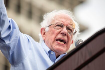 'Tiba Saatnya untuk Mengembalikan yang Hilang: Bernie Sanders Dorong Publik AS Miliki 50% Saham Perusahaan AI'