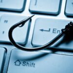 FBI Lumpuhkan Layanan Phishing Berbasis AI: Outsider Enterprise Gunakan Lebih dari Satu Juta URL untuk Mencuri Data Kartu Kredit dan Kata Sandi