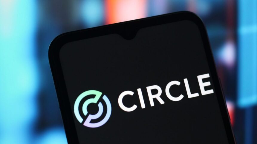 Circle Pindahkan Rekor $4,4 Miliar USDC ke Coinbase Melalui HyperEVM!