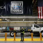 Ford Rekrut Kembali Insinyur Senior Setelah AI Tak Memenuhi Harapan