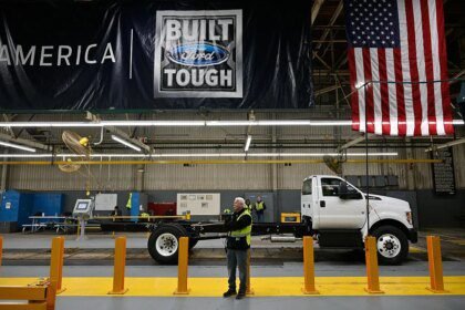 Ford Rekrut Kembali Insinyur Senior Setelah AI Tak Memenuhi Harapan