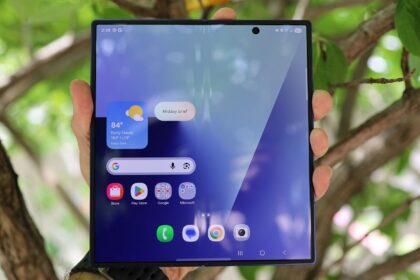 Karyawan Samsung Diduga Bocorkan Galaxy Z Fold 8 — Begini Perbandingannya dengan Galaxy Z Fold 8 Ultra yang Lebih Ramping
