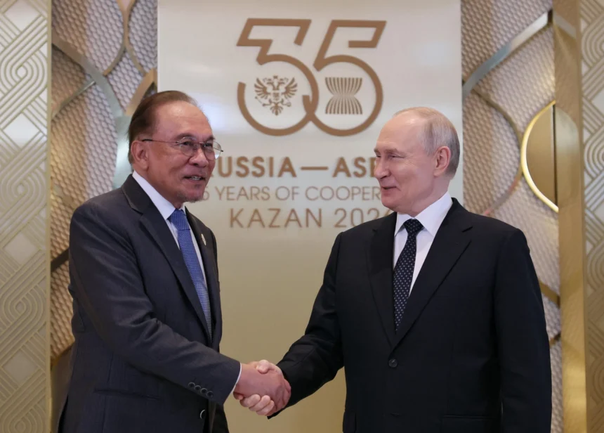 Malaysia dan Rusia Pertimbangkan Penggunaan Rubel dan Ringgit untuk Tingkatkan Perdagangan